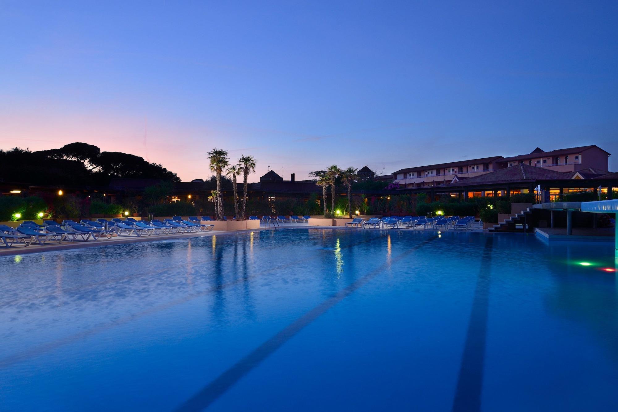 Garden Toscana Resort San Vincenzo Bagian luar foto