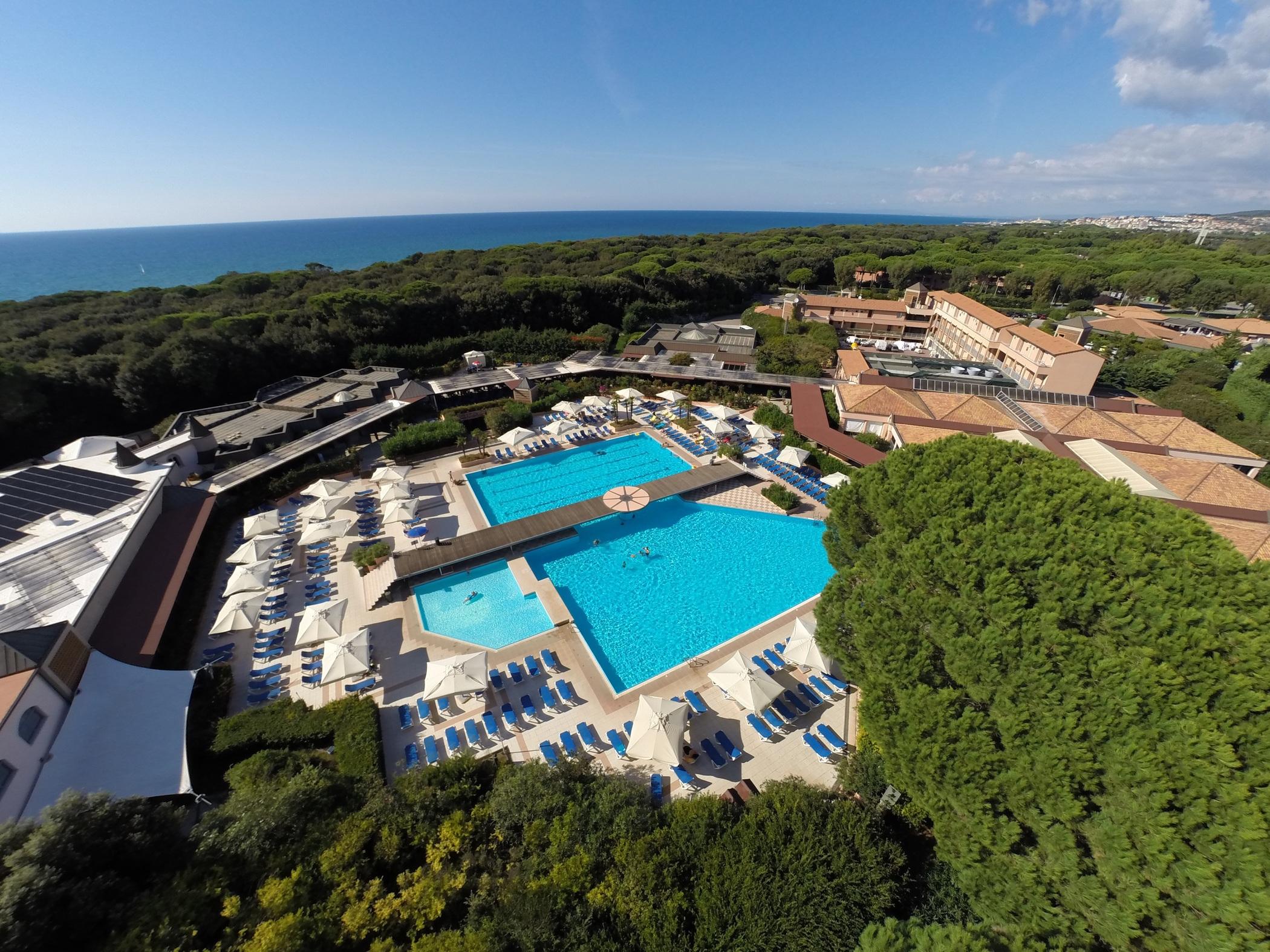 Garden Toscana Resort San Vincenzo Bagian luar foto